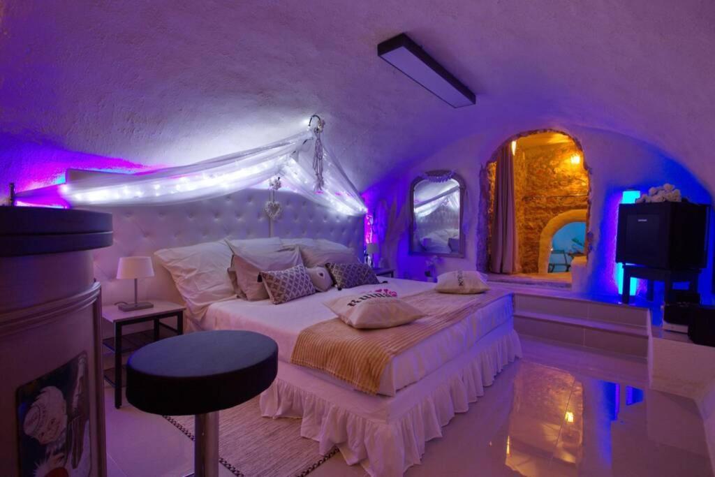 Les Secrets d'Alcôve, nuitées Romantiques avec SPA Aix-en-Provence Esterno foto